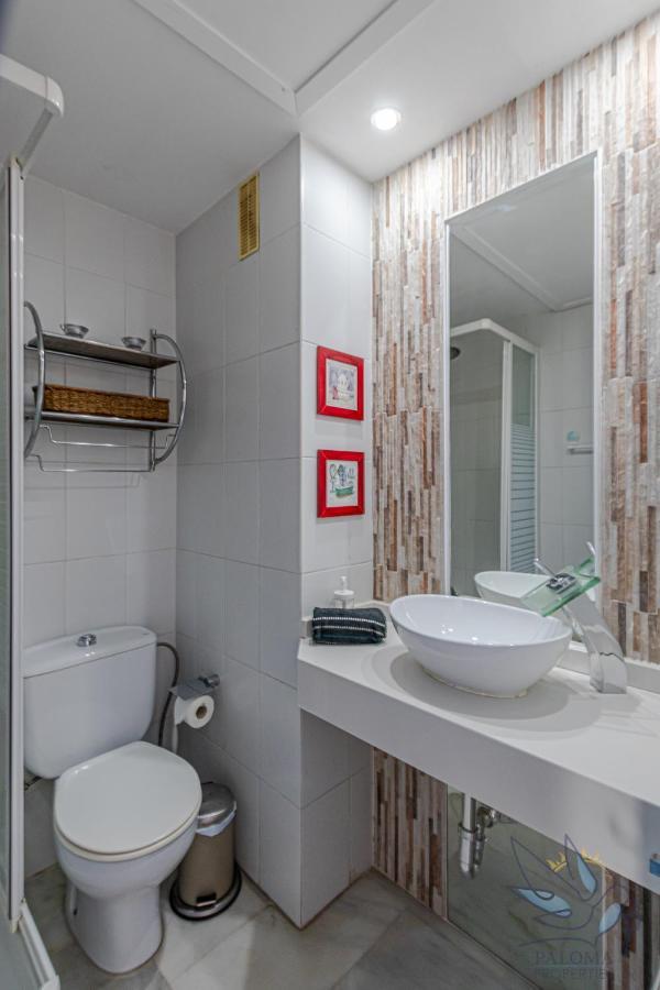 Apartment In Puerto Marina With Beautiful Views Of The Sea And The Boats เบนัลมาเดนา ภายนอก รูปภาพ