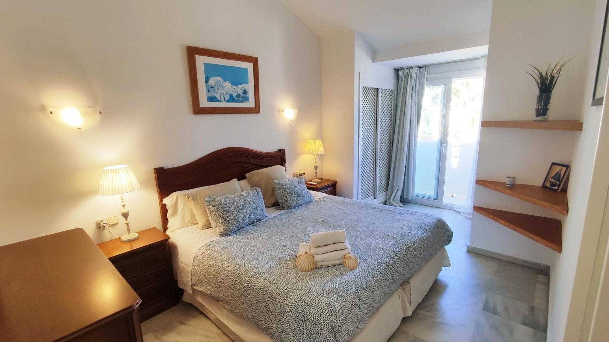 Apartment In Puerto Marina With Beautiful Views Of The Sea And The Boats เบนัลมาเดนา ภายนอก รูปภาพ